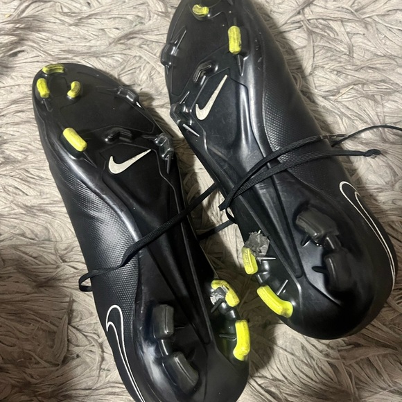 Nike soccer cleats YOUTH 5.5 - Picture 3 of 5